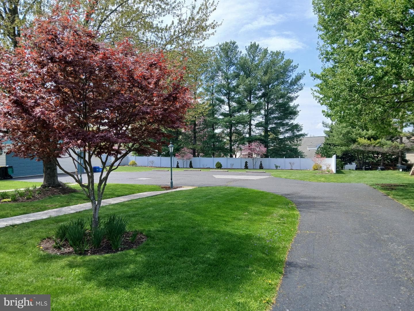 345 Westminster Avenue photo 14