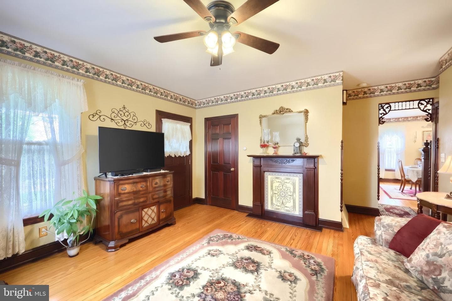 345 Westminster Avenue photo 25