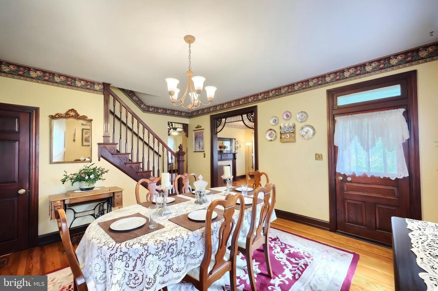 345 Westminster Avenue photo 28