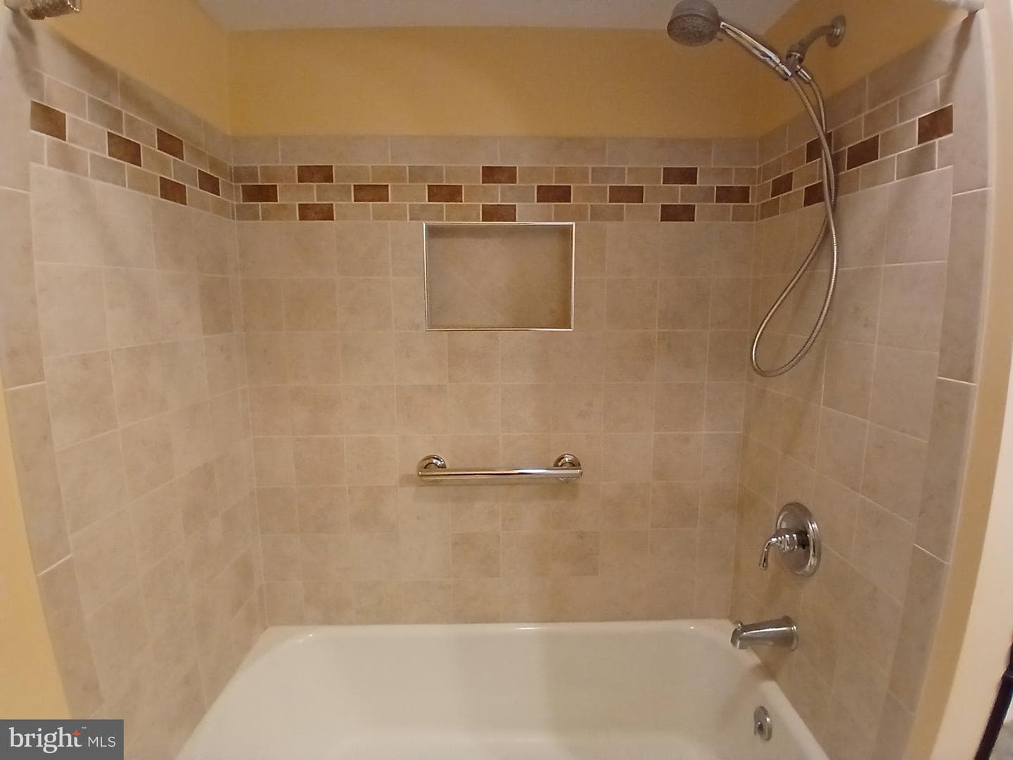 345 Westminster Avenue photo 36