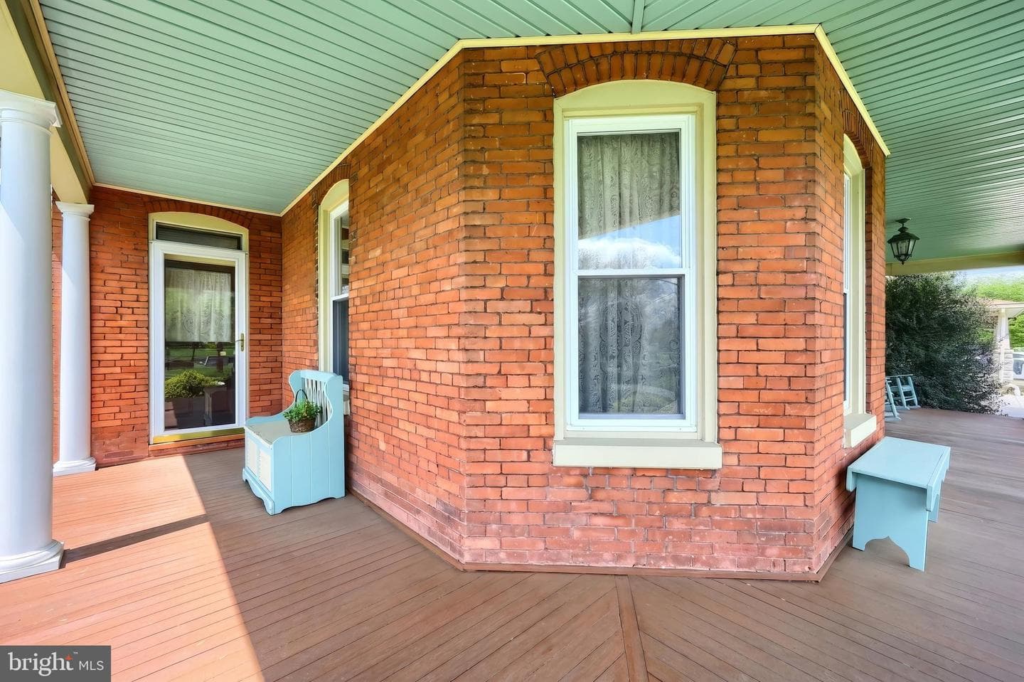 345 Westminster Avenue photo 4