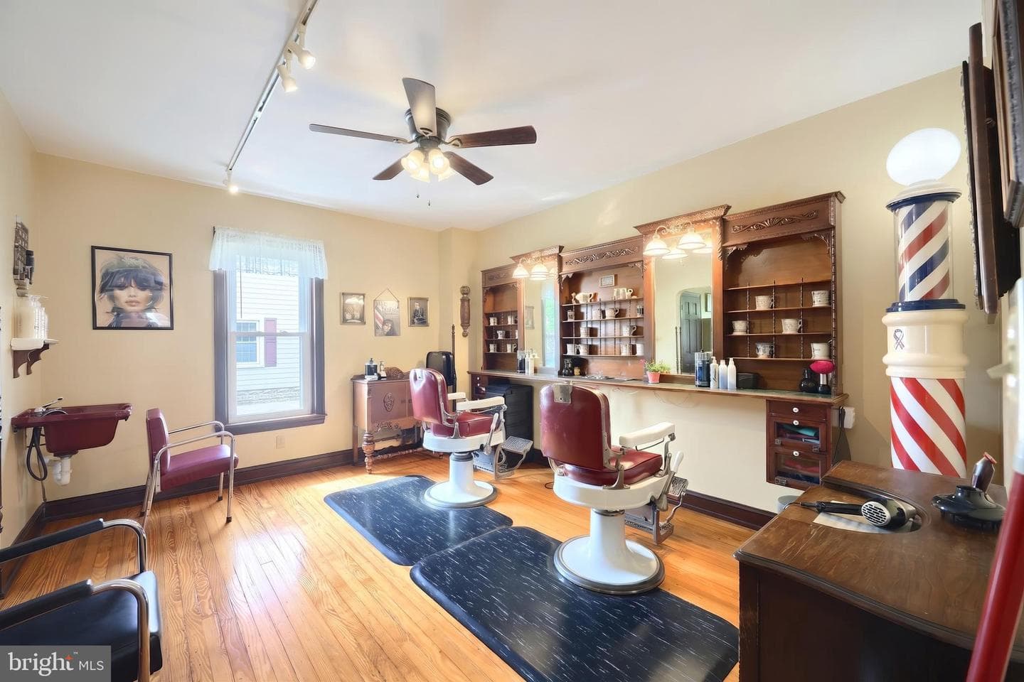 345 Westminster Avenue photo 43