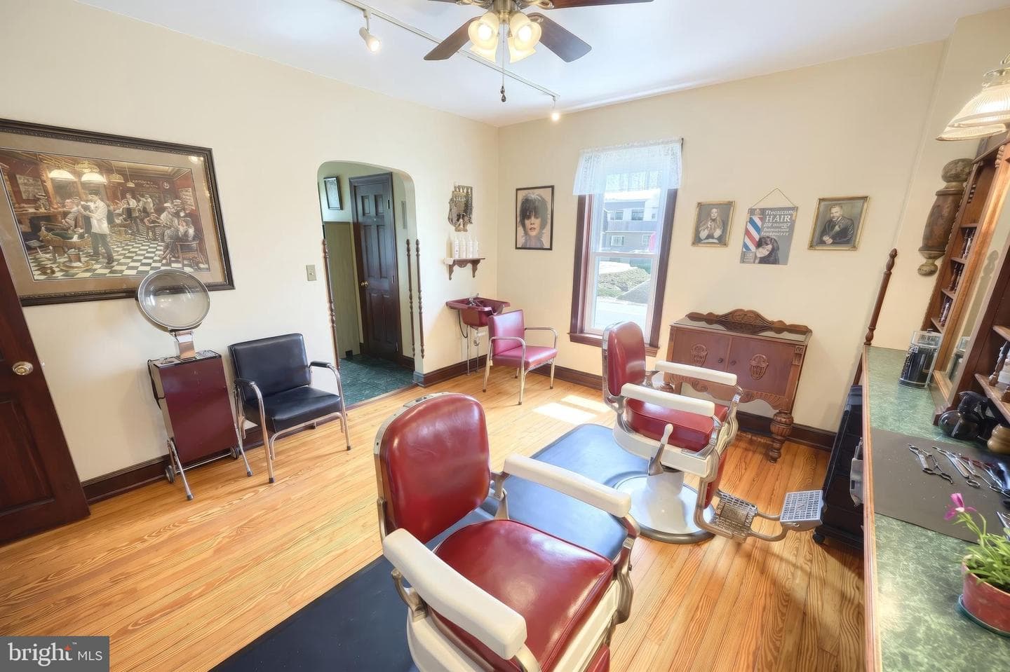 345 Westminster Avenue photo 45