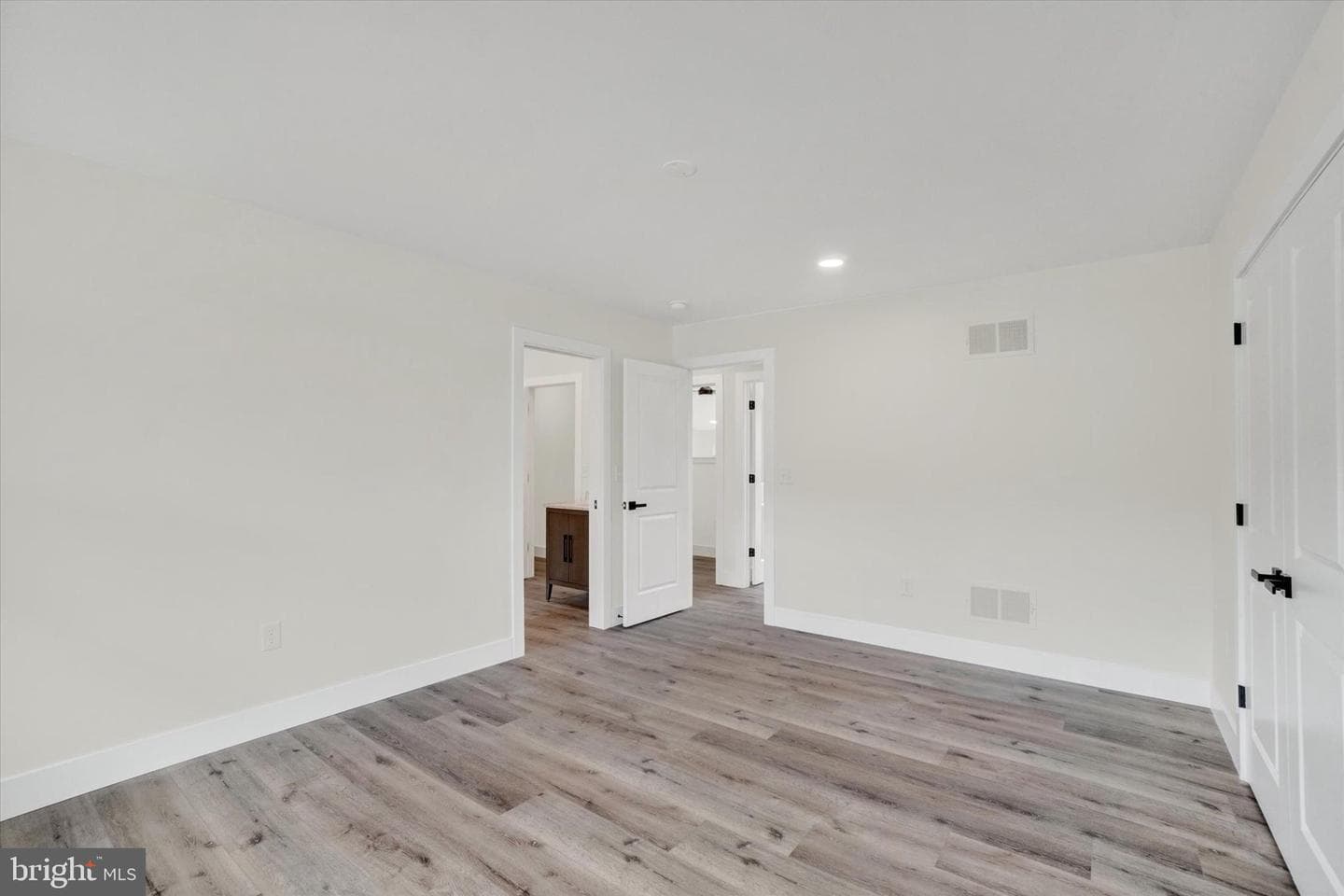 879 Graffius Road photo 15