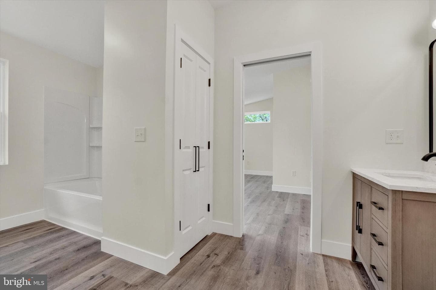 879 Graffius Road photo 17