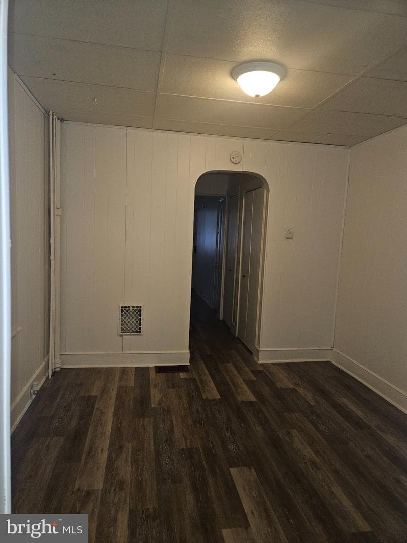 1121 W Poplar Street photo 3