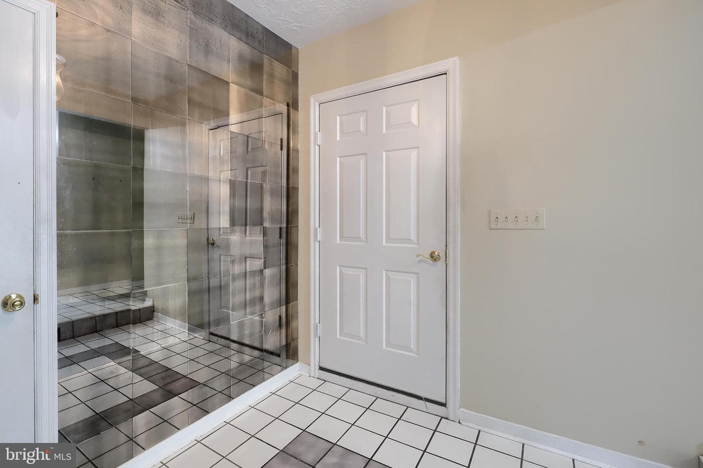2105 Southbrook Drive photo 11