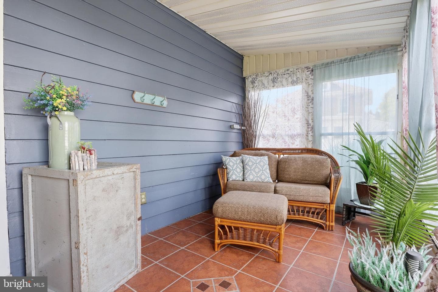 44 N Gotwalt Street photo 24