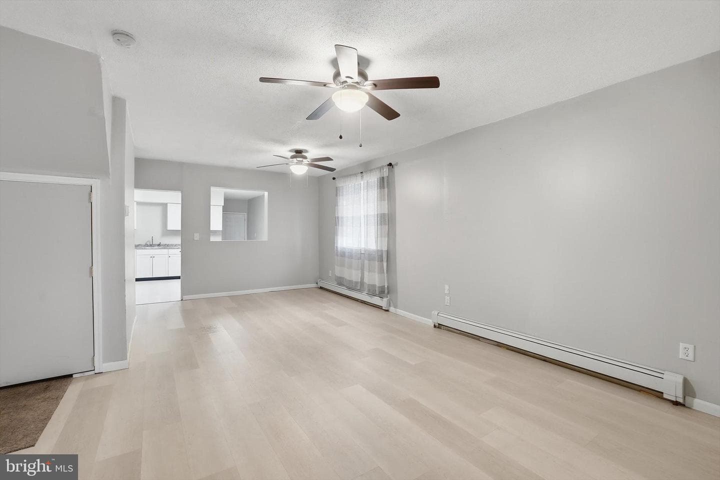 738 Edison Street photo 4