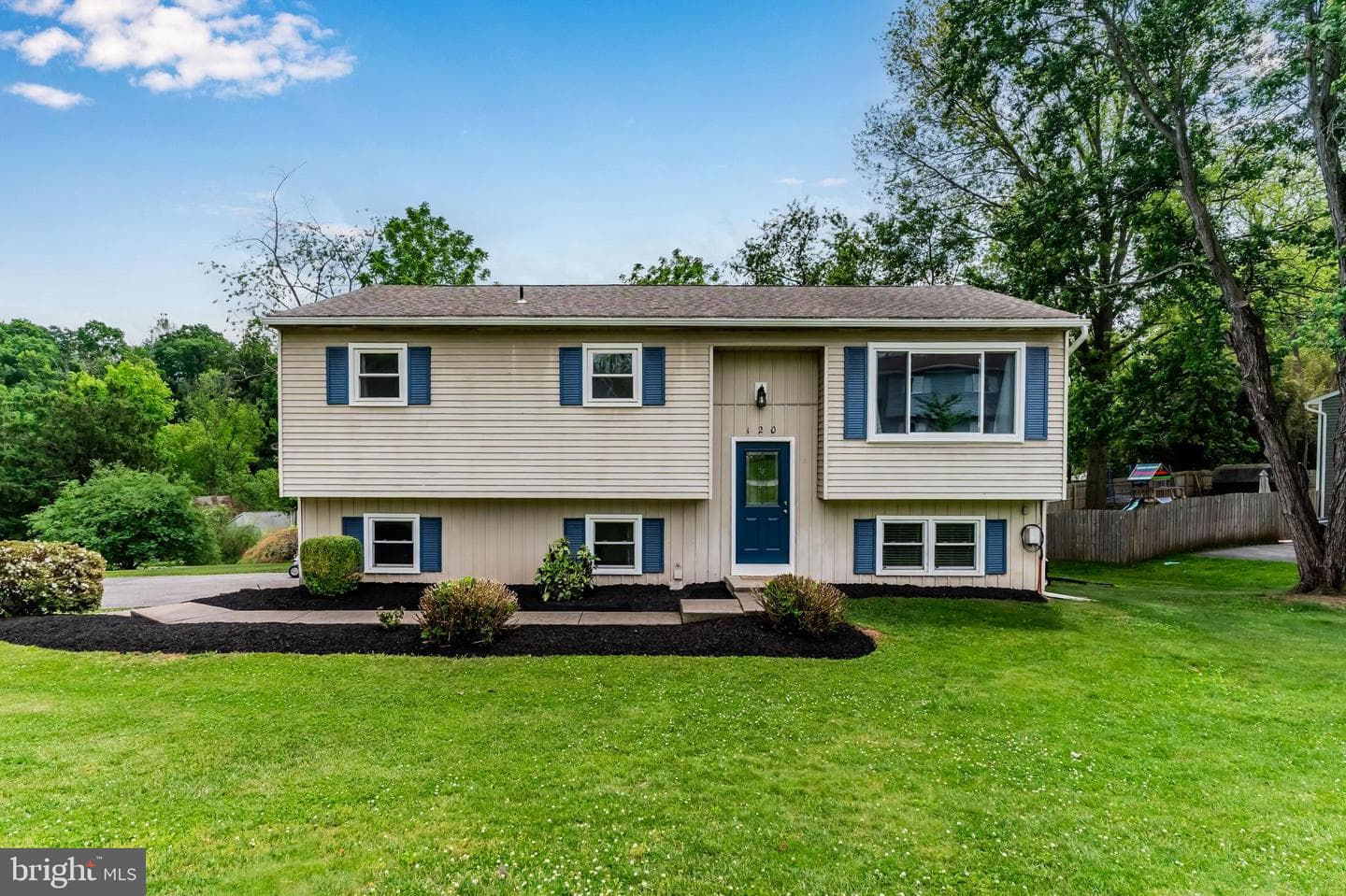 120 Black Walnut Drive photo 1