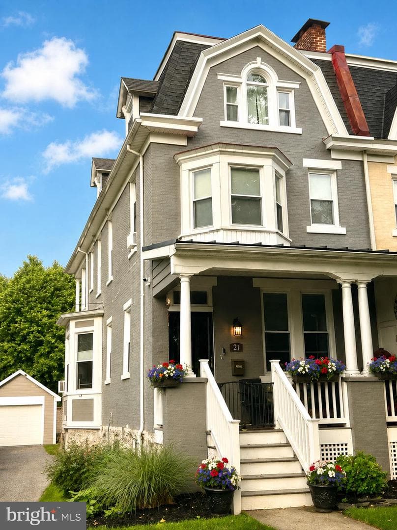 21 N Kershaw Street