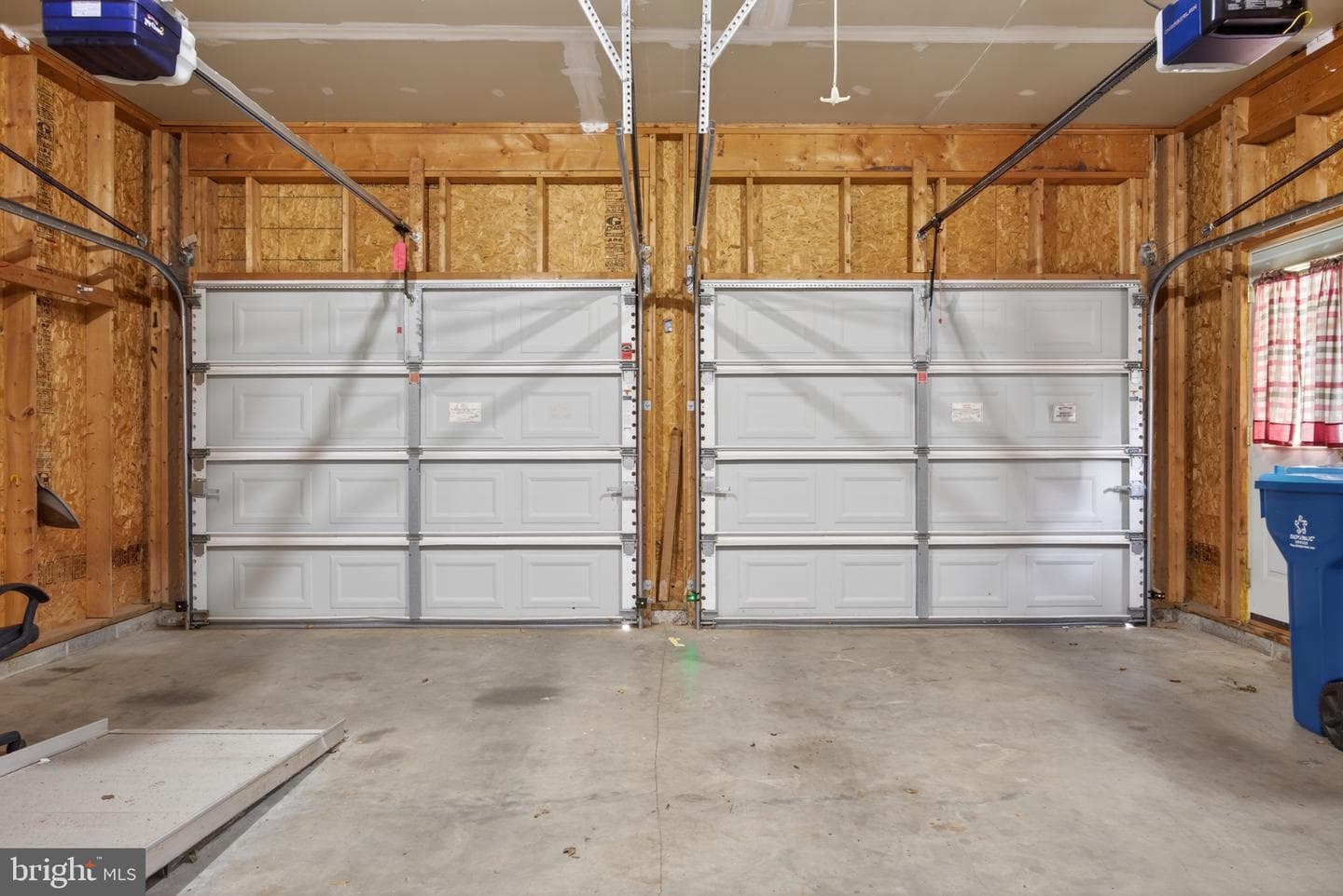 275 Silver Maple Court photo 39