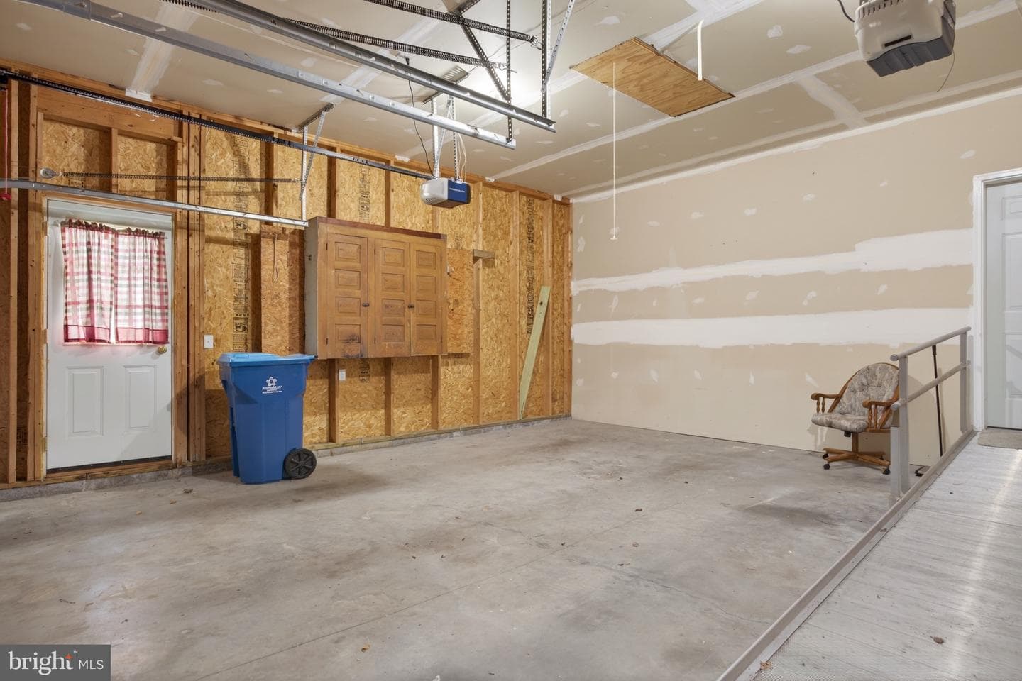275 Silver Maple Court photo 40