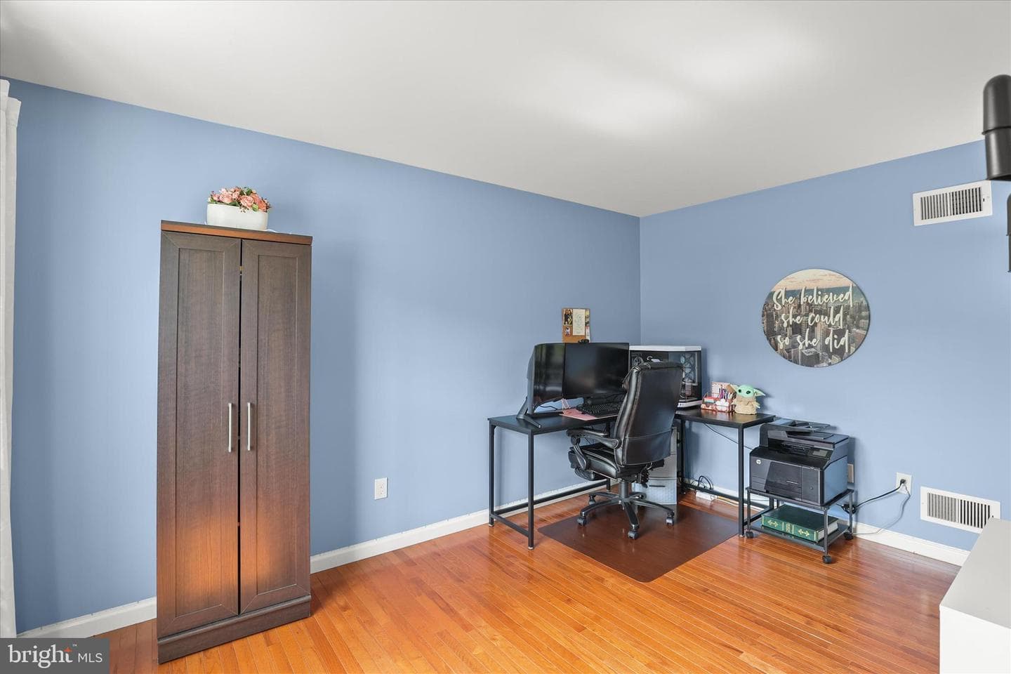 135 Surrey Lane photo 8