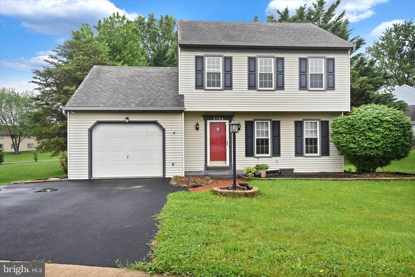 2780 Carlton Place photo 2