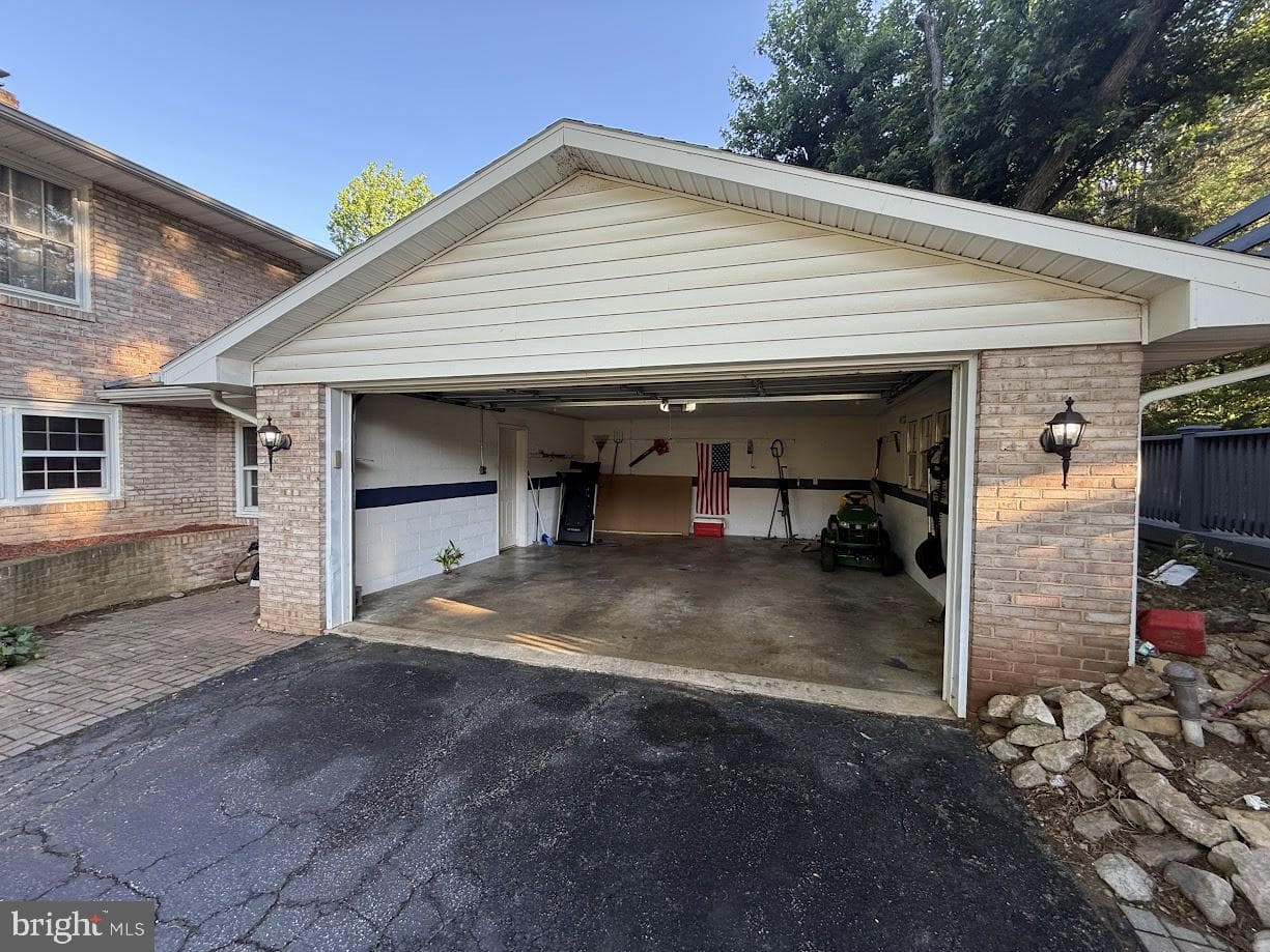 1589 Hollywood Parkway photo 39