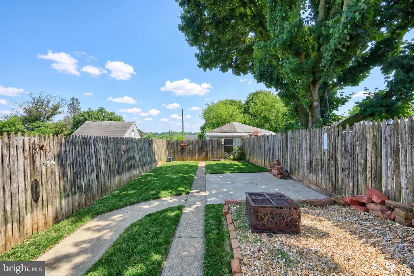 229 W High Street photo 25