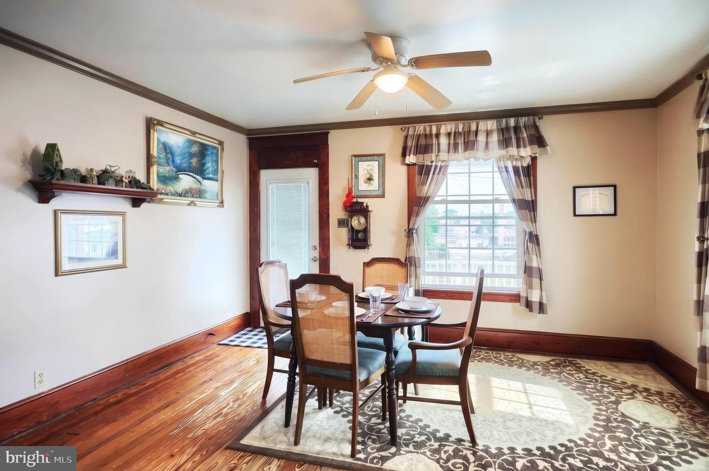 229 W High Street photo 5