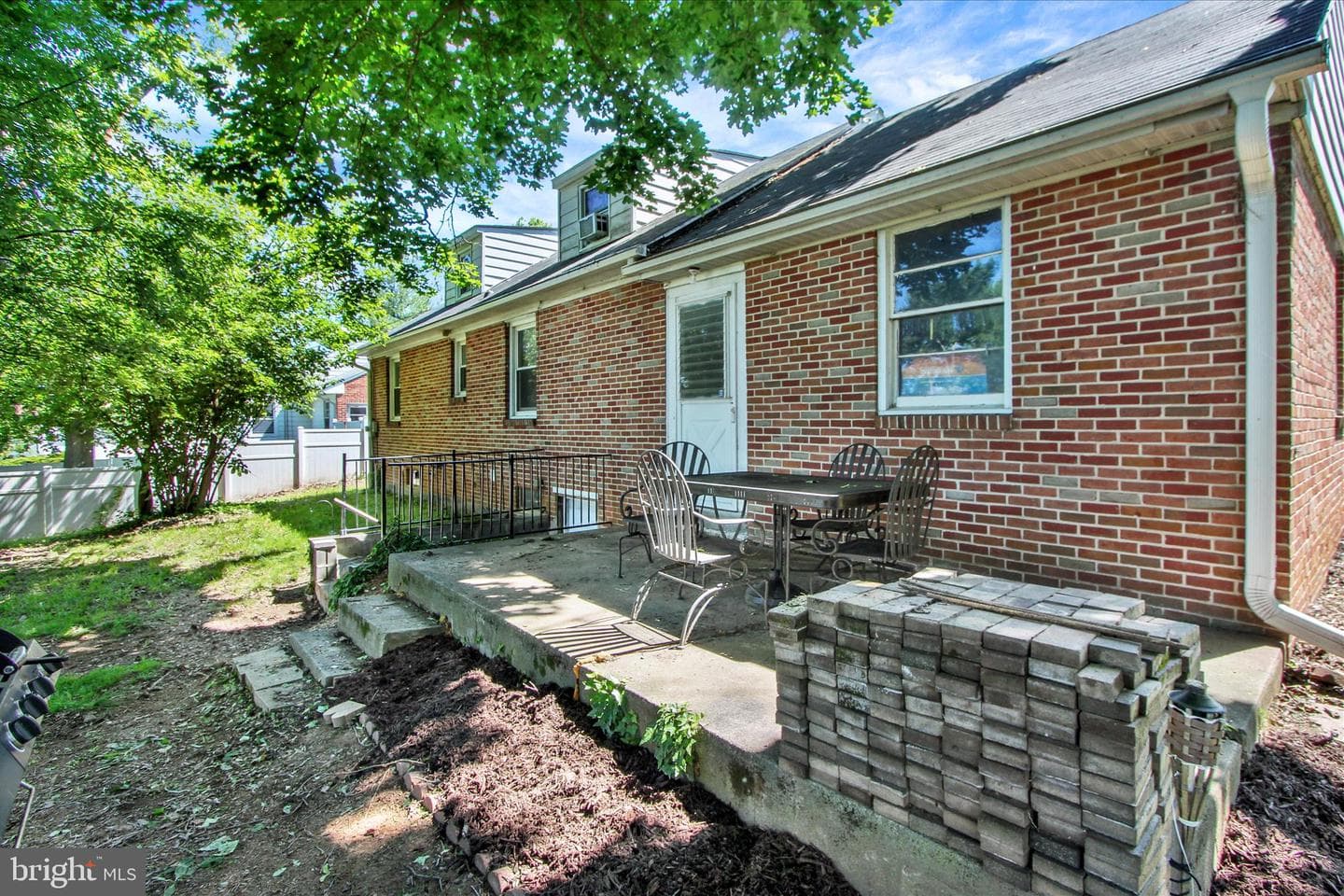 2250 S Queen Street photo 19