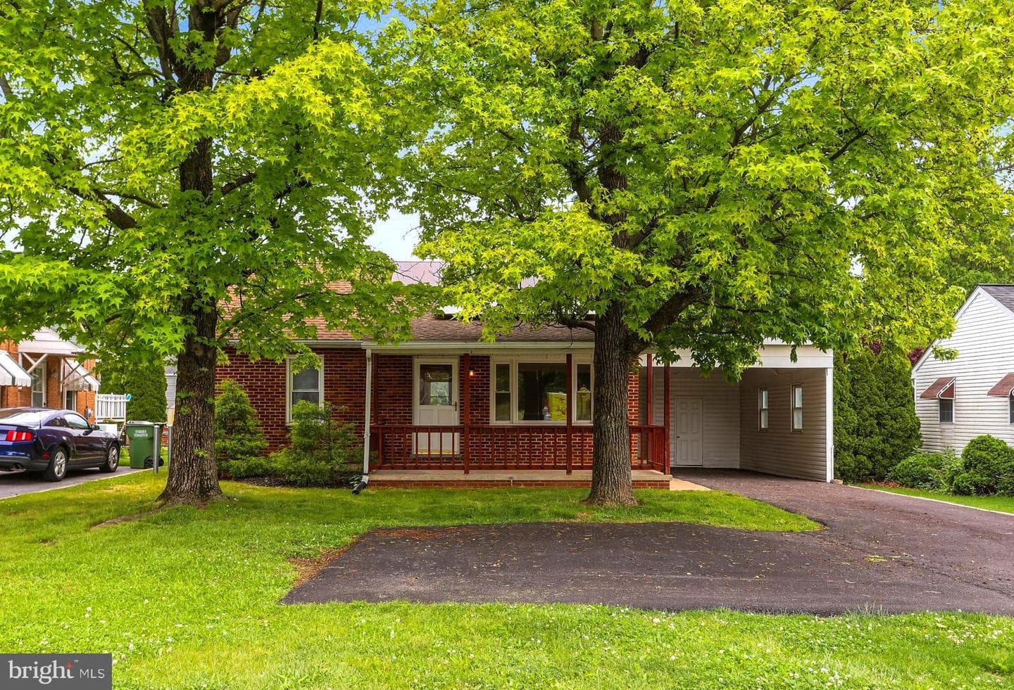 2515 N George St photo 1