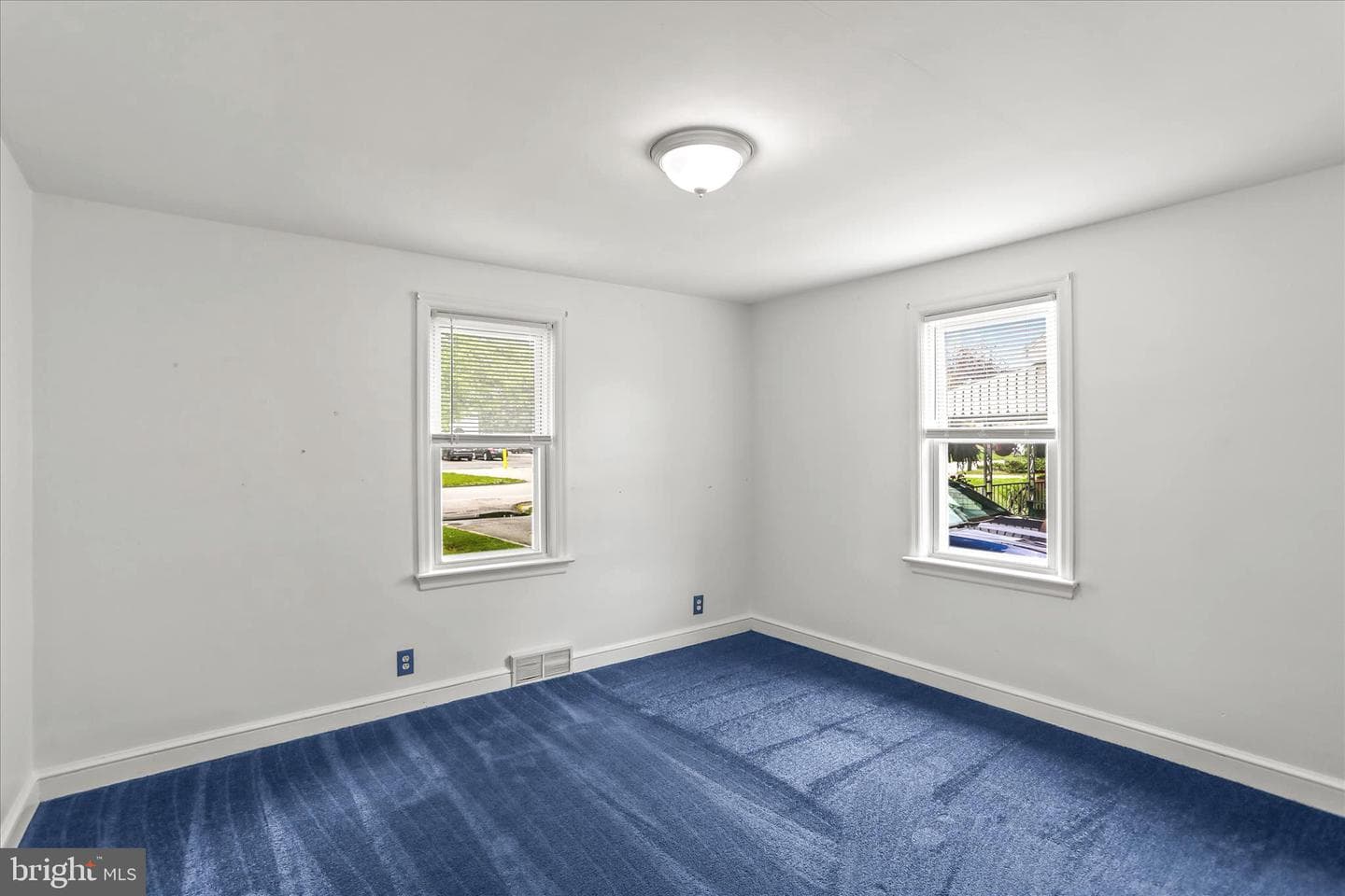 2515 N George St photo 12