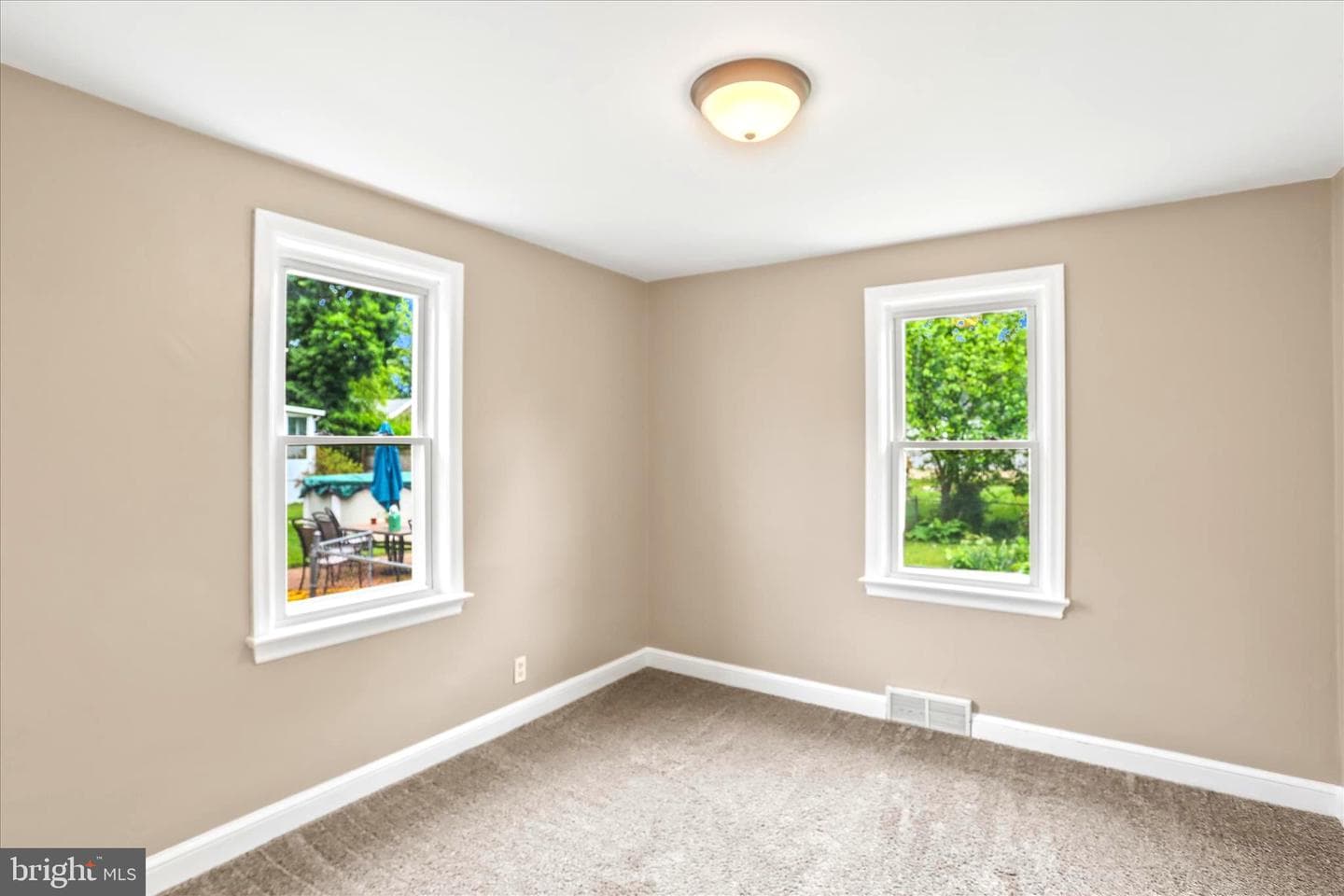 2515 N George St photo 13