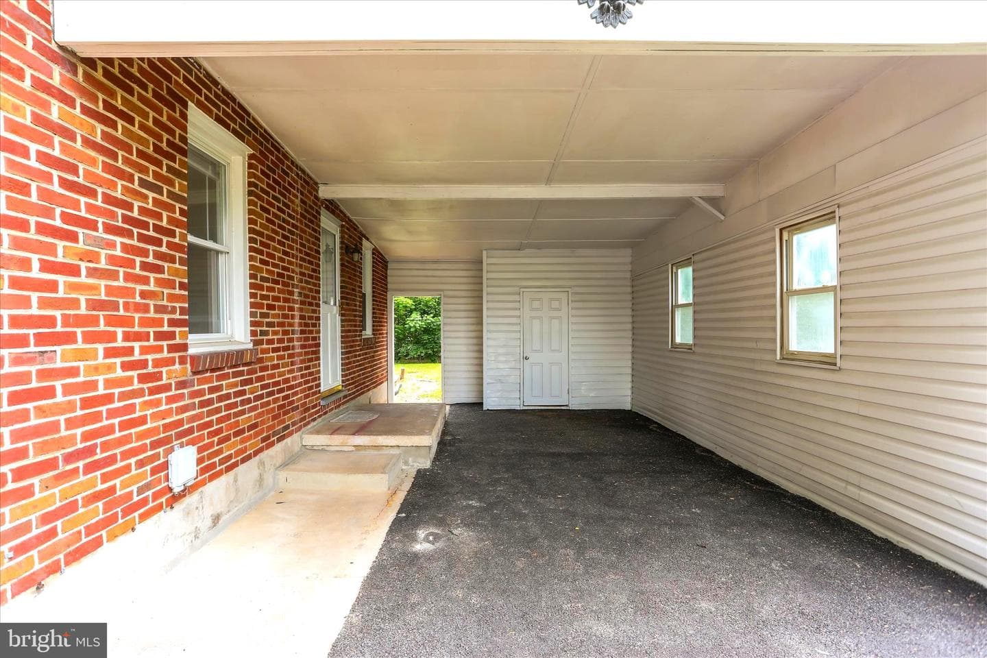 2515 N George St photo 20