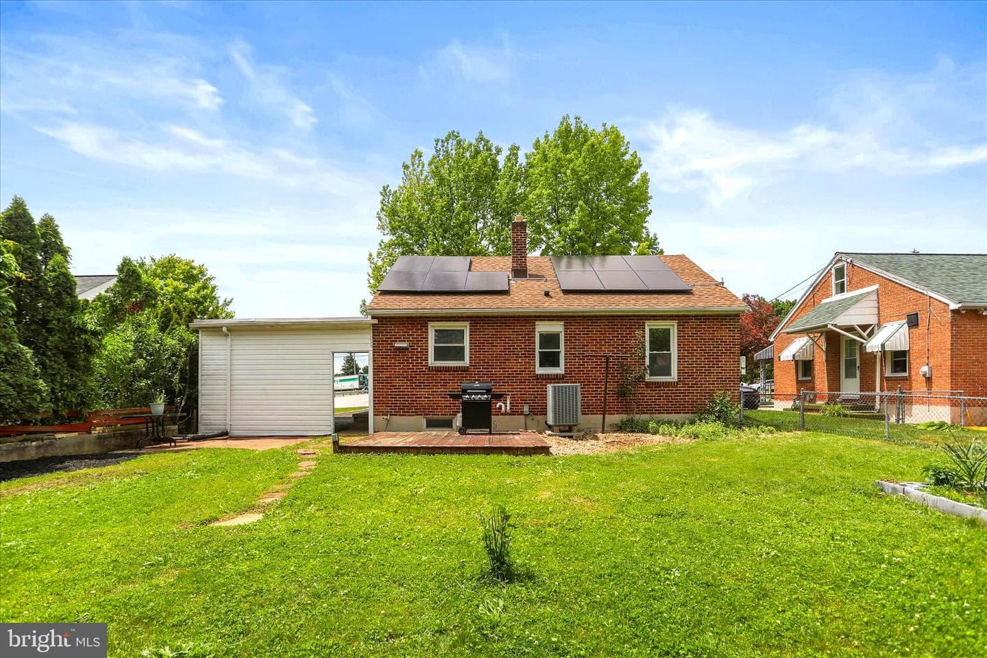 2515 N George St photo 24