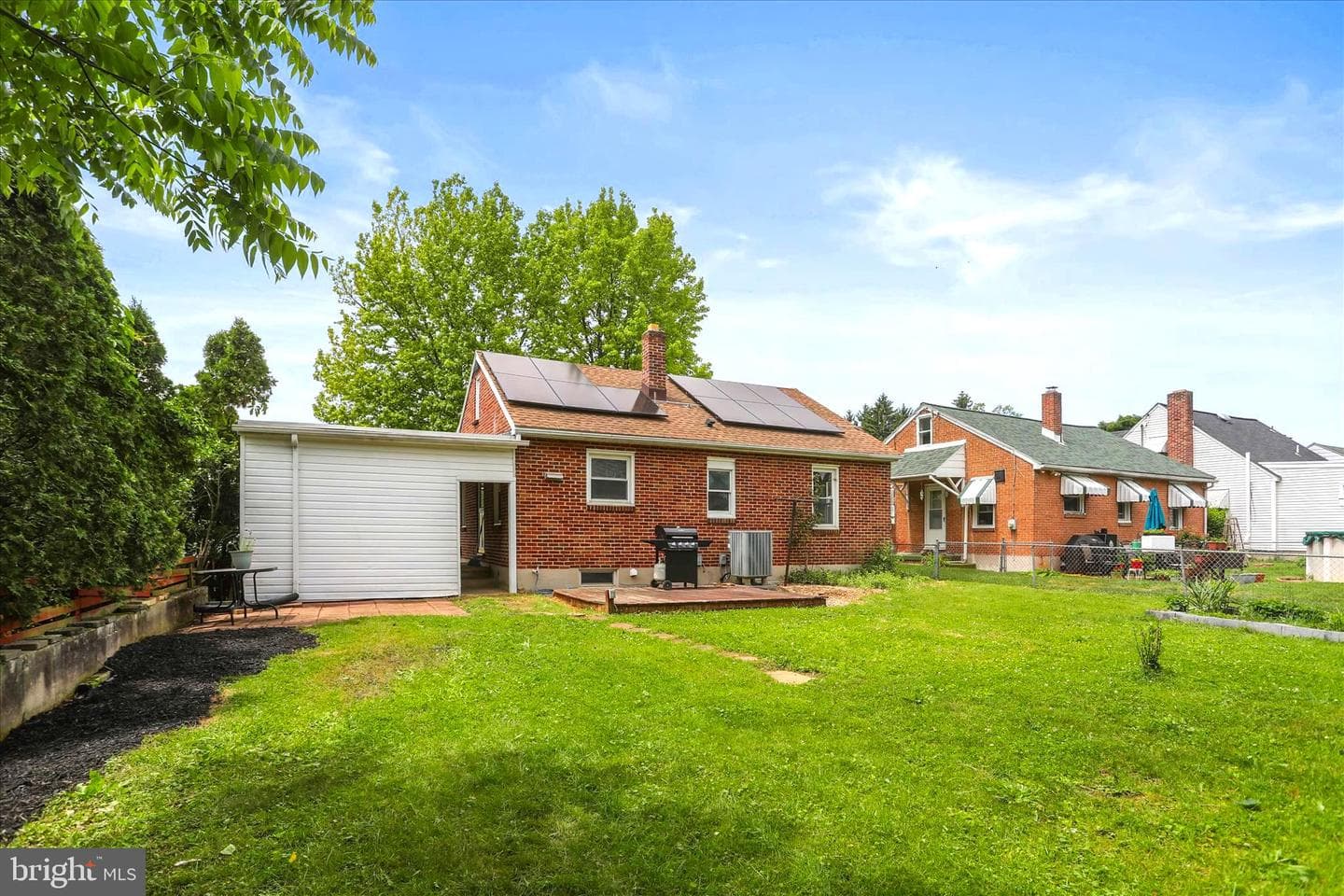 2515 N George St photo 25