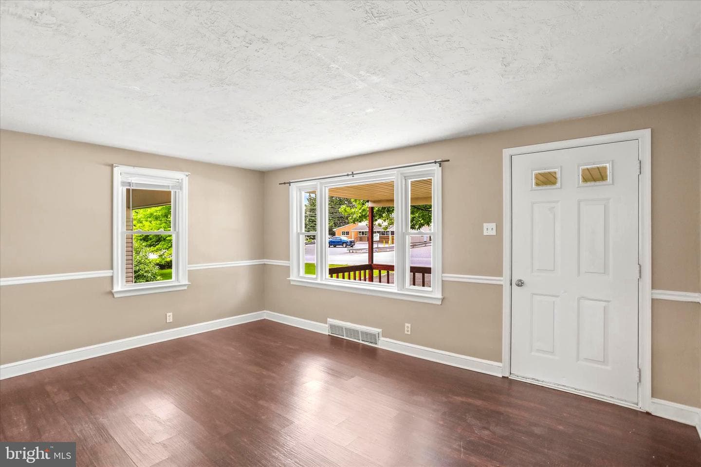2515 N George St photo 6