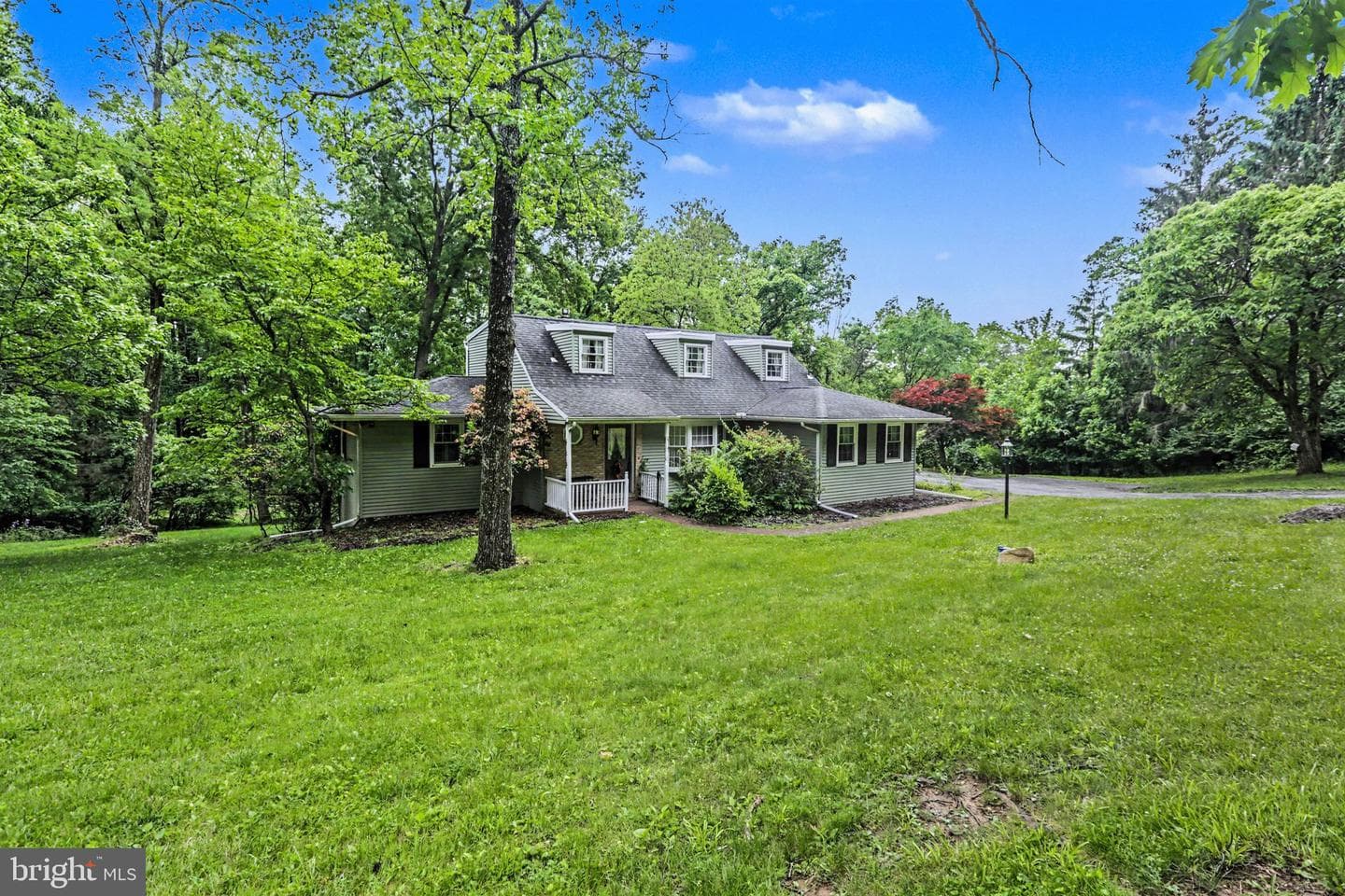 1150 S York Road photo 3