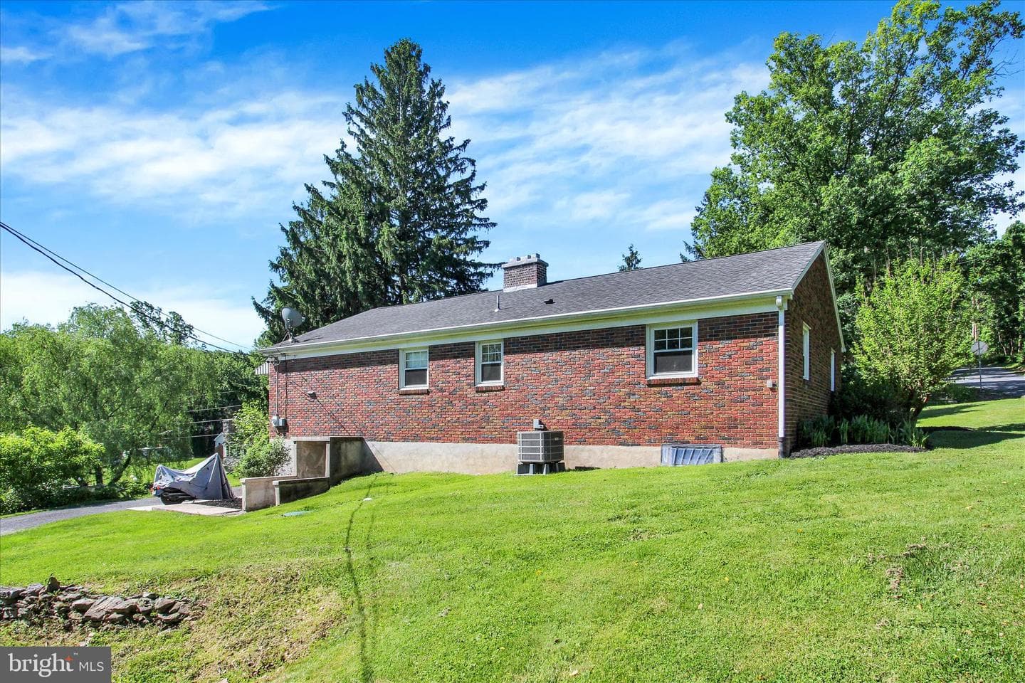 7890 Gnatstown Road photo 17