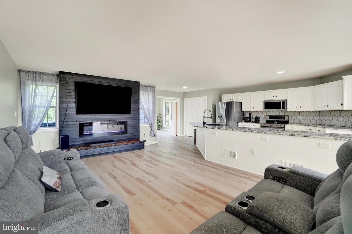 558 Monarch Drive photo 5