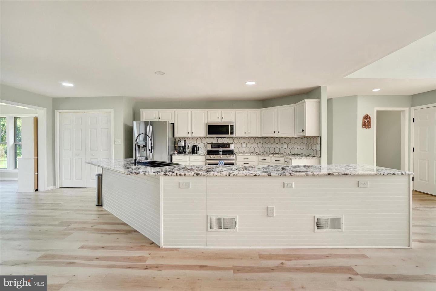 558 Monarch Drive photo 8