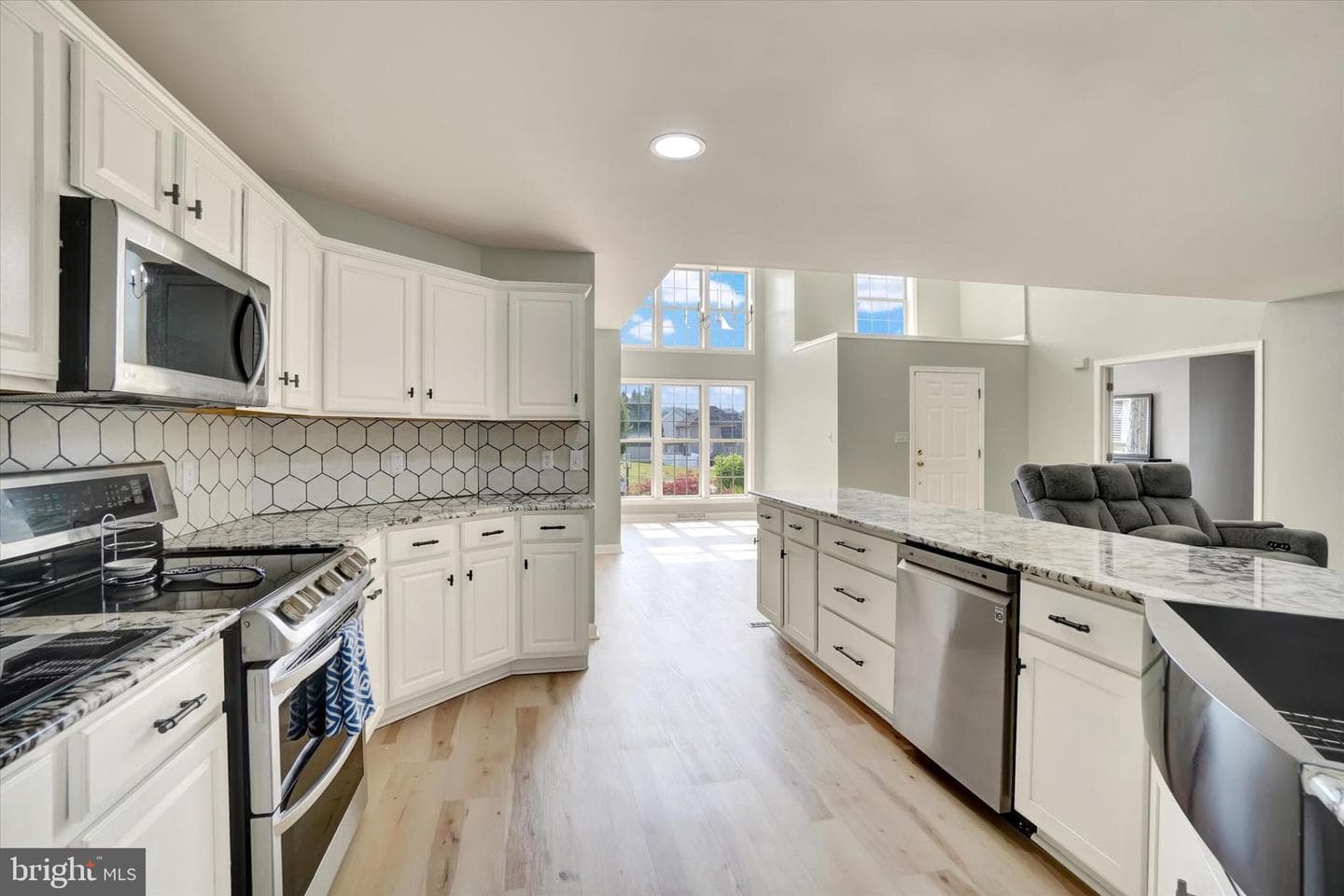 558 Monarch Drive photo 9
