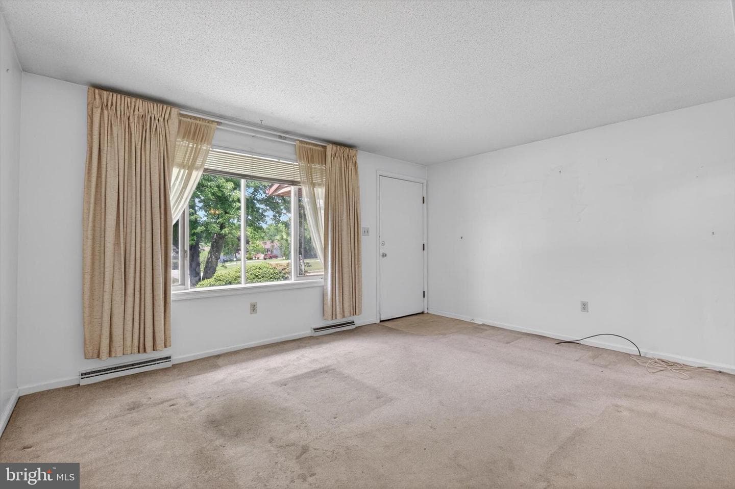 1440 Equestrian Drive photo 3
