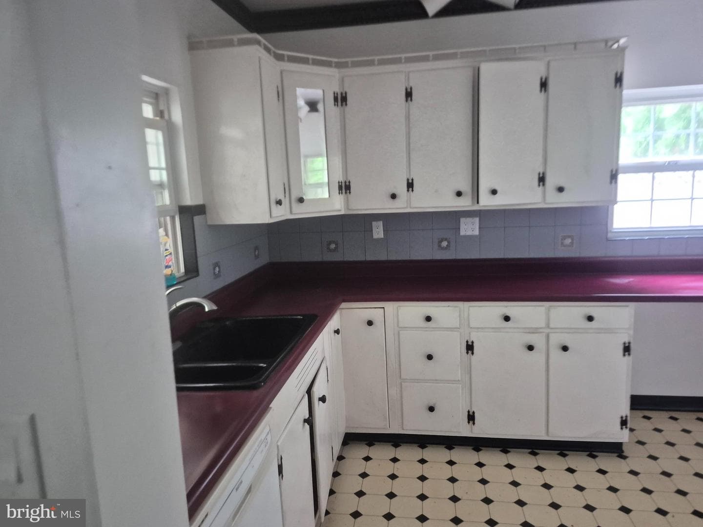 486 Lewisberry Rd photo 2