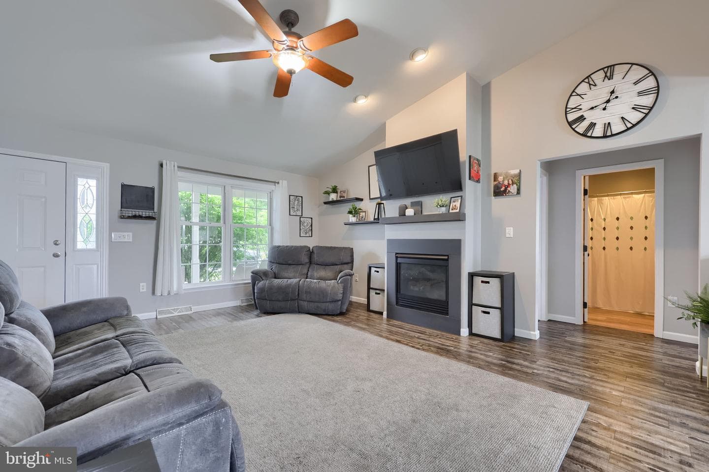 75 Joan Drive photo 4