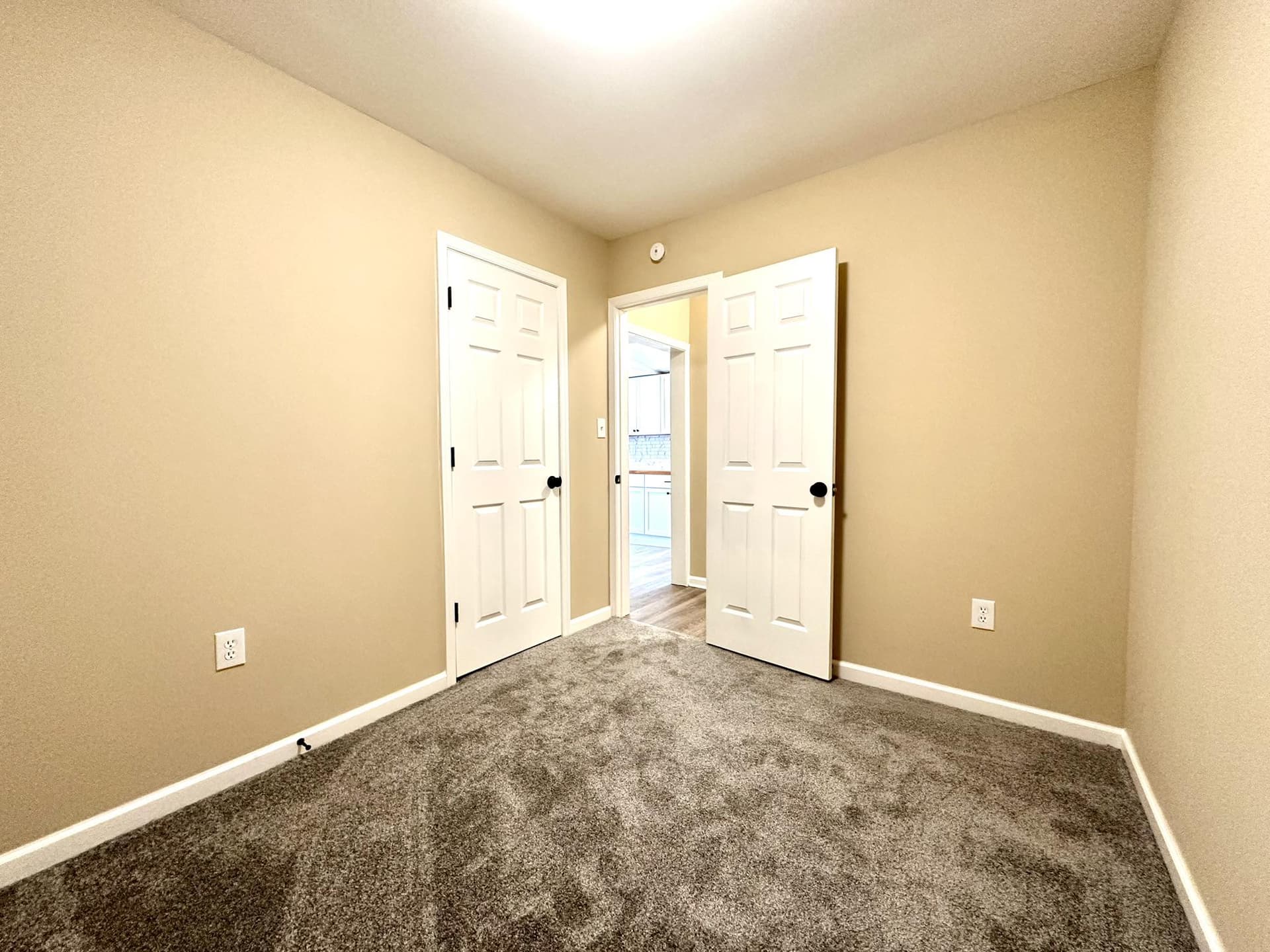 645 Park Street photo 15