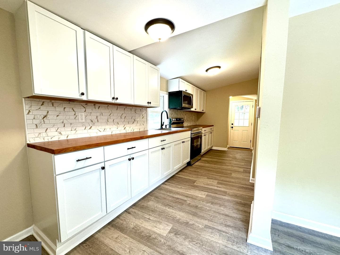 645 Park Street photo 4