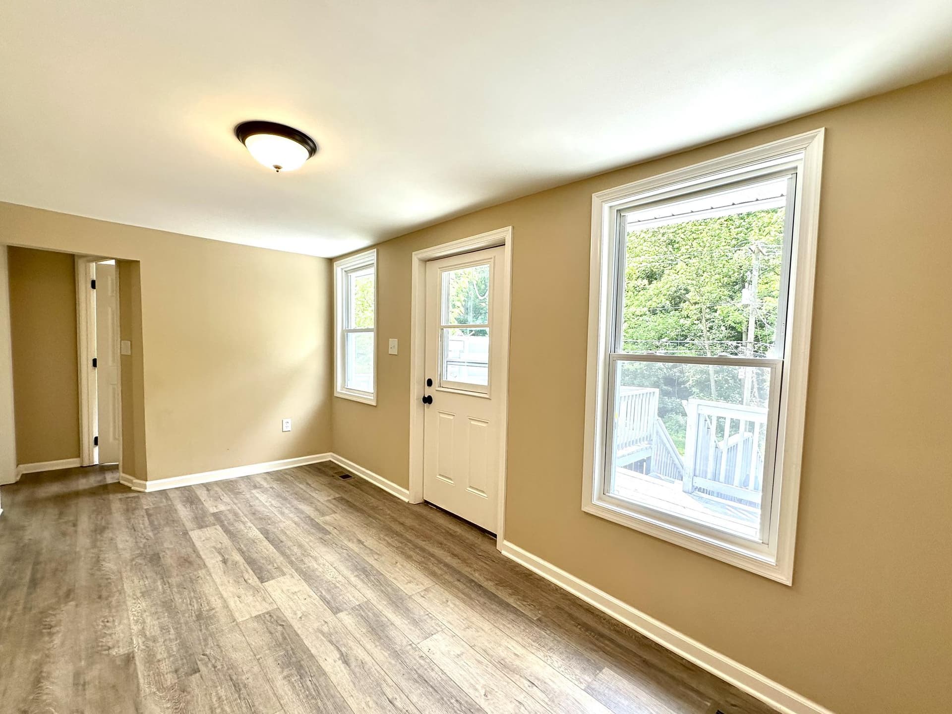 645 Park Street photo 8