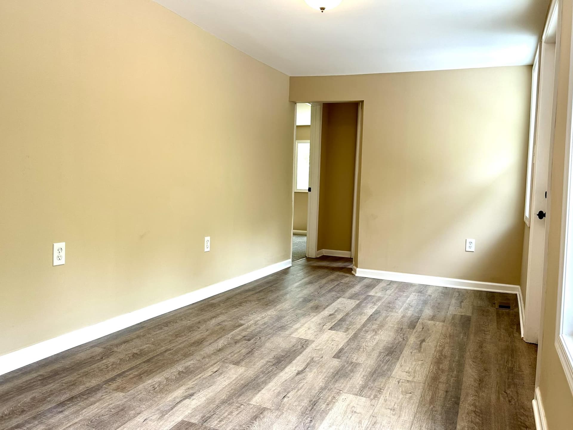 645 Park Street photo 9