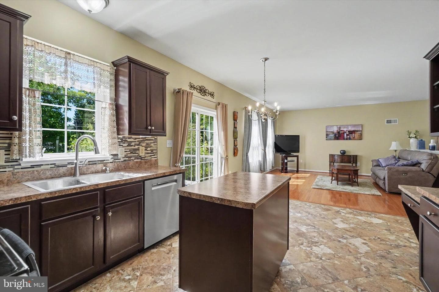 2570 Carriage Lane photo 11