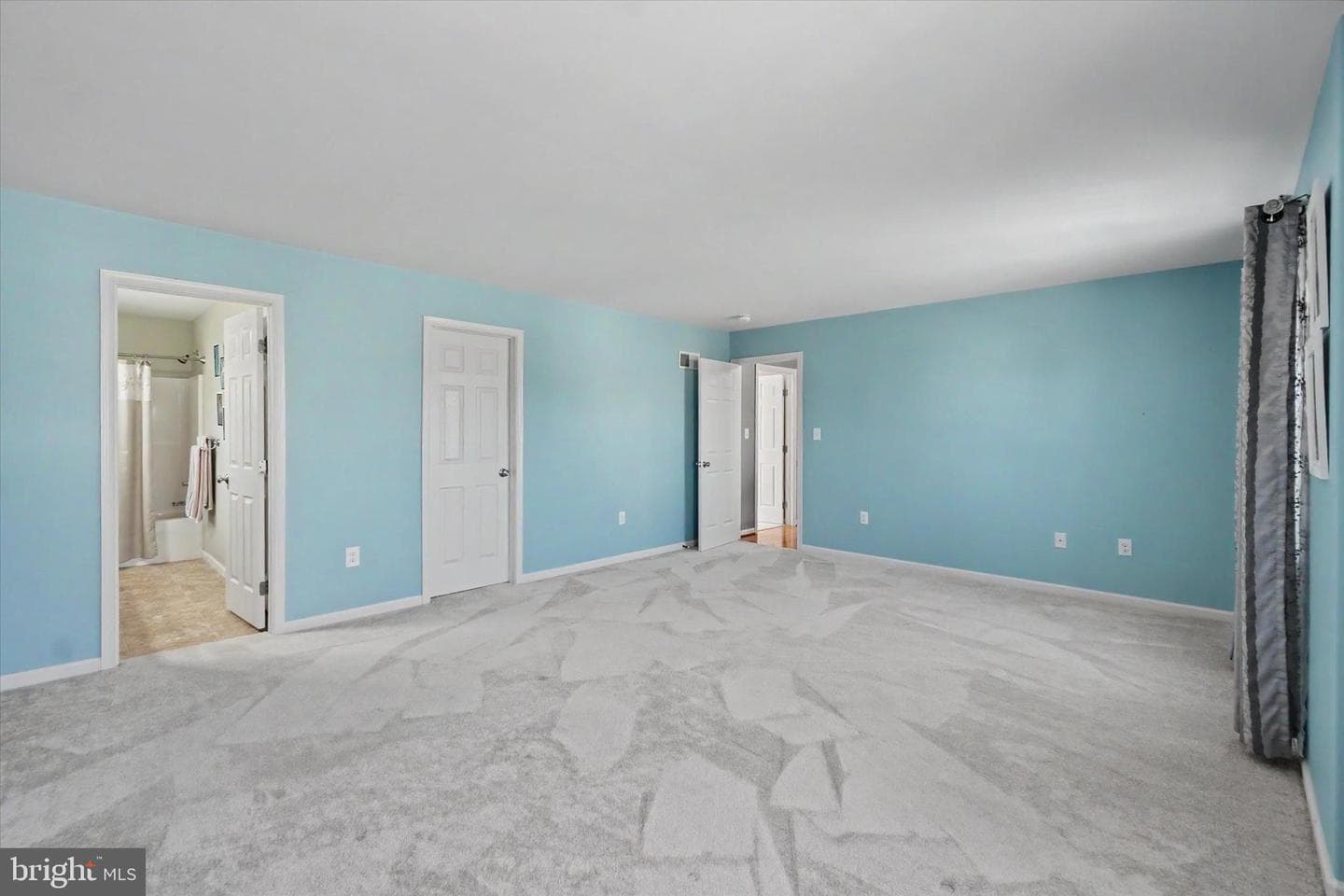 2570 Carriage Lane photo 15