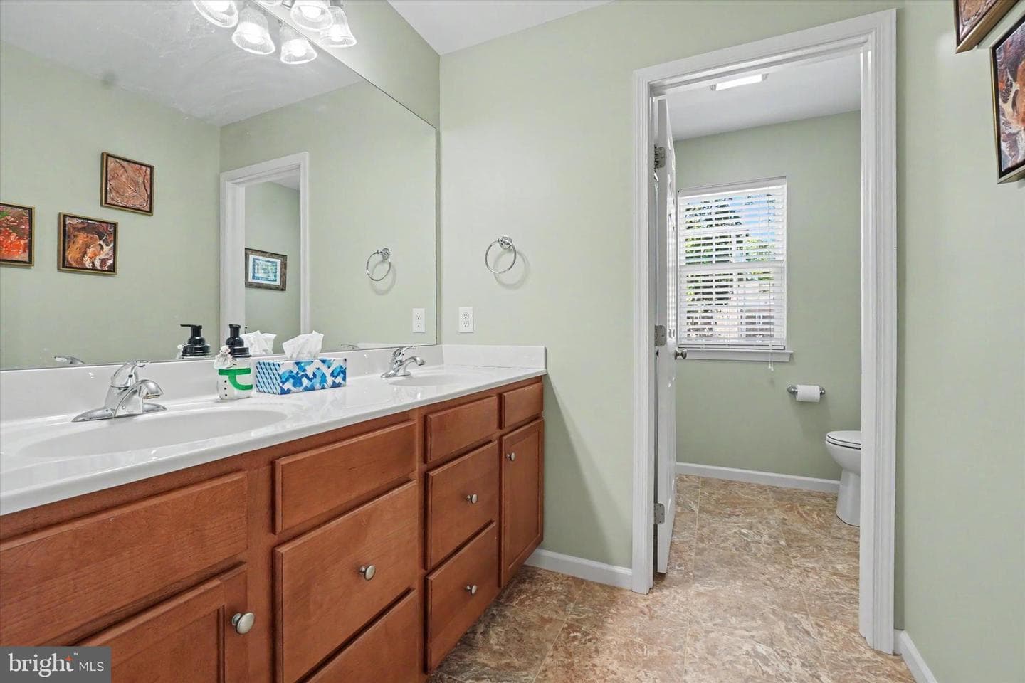 2570 Carriage Lane photo 21