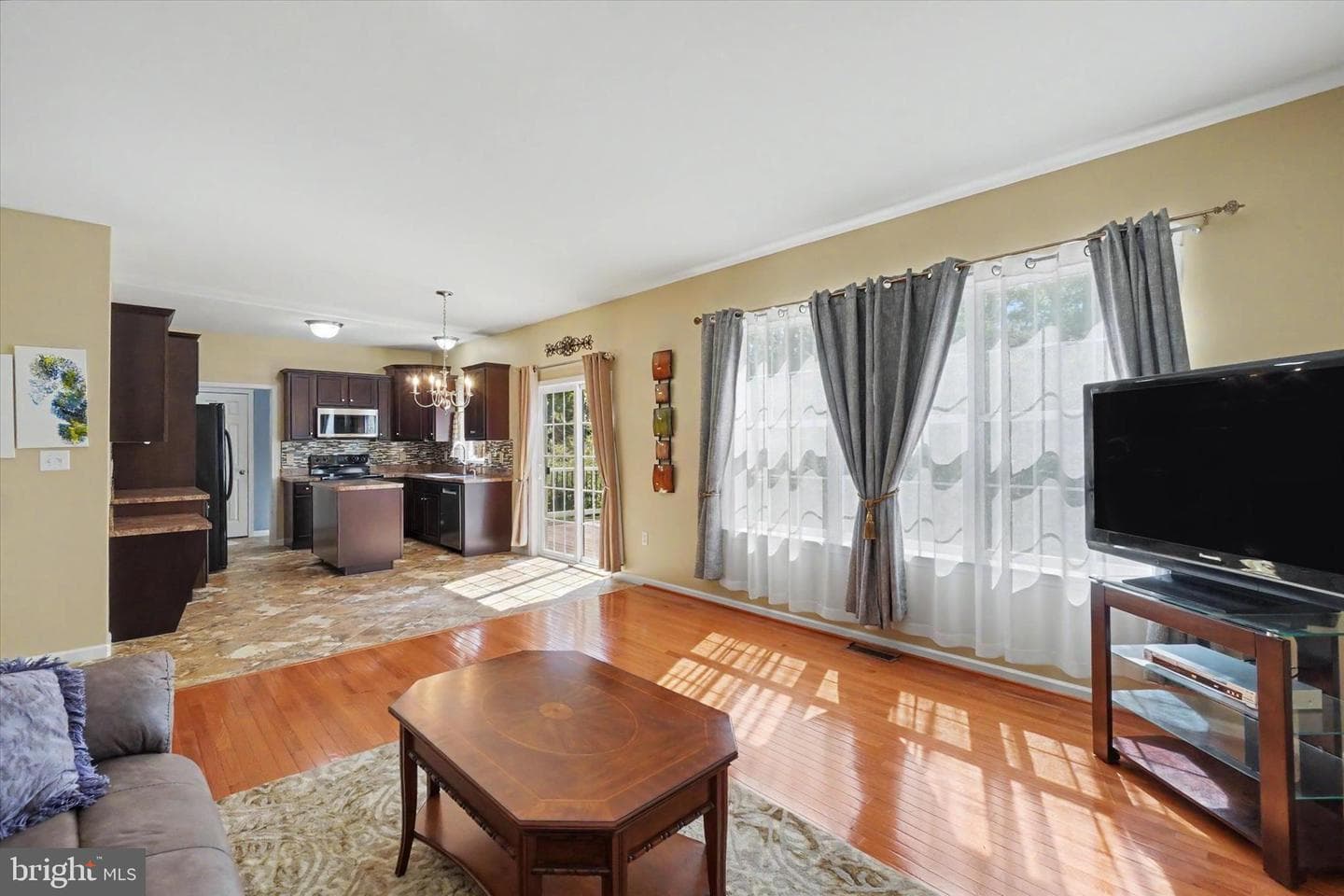 2570 Carriage Lane photo 8