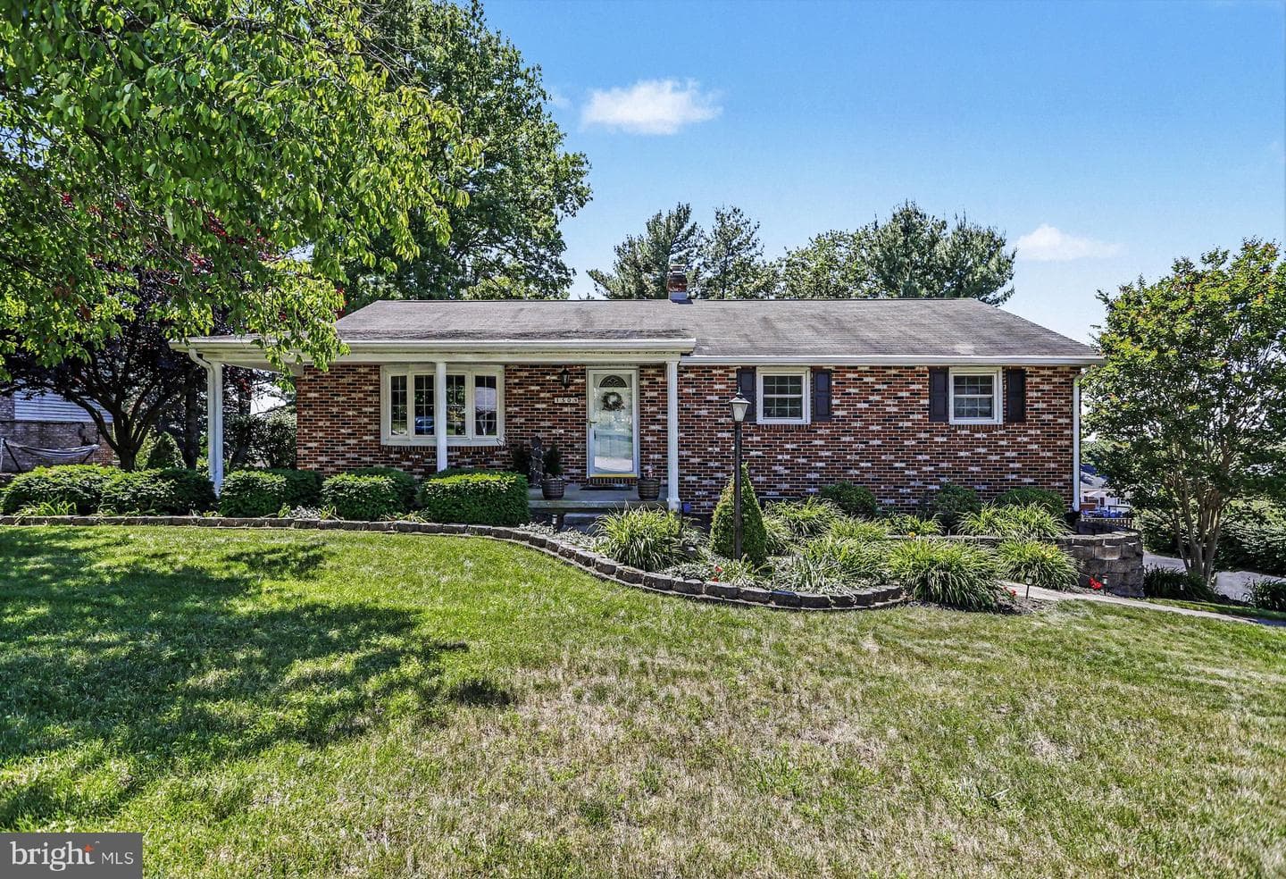 150 Maylyn Avenue photo 2