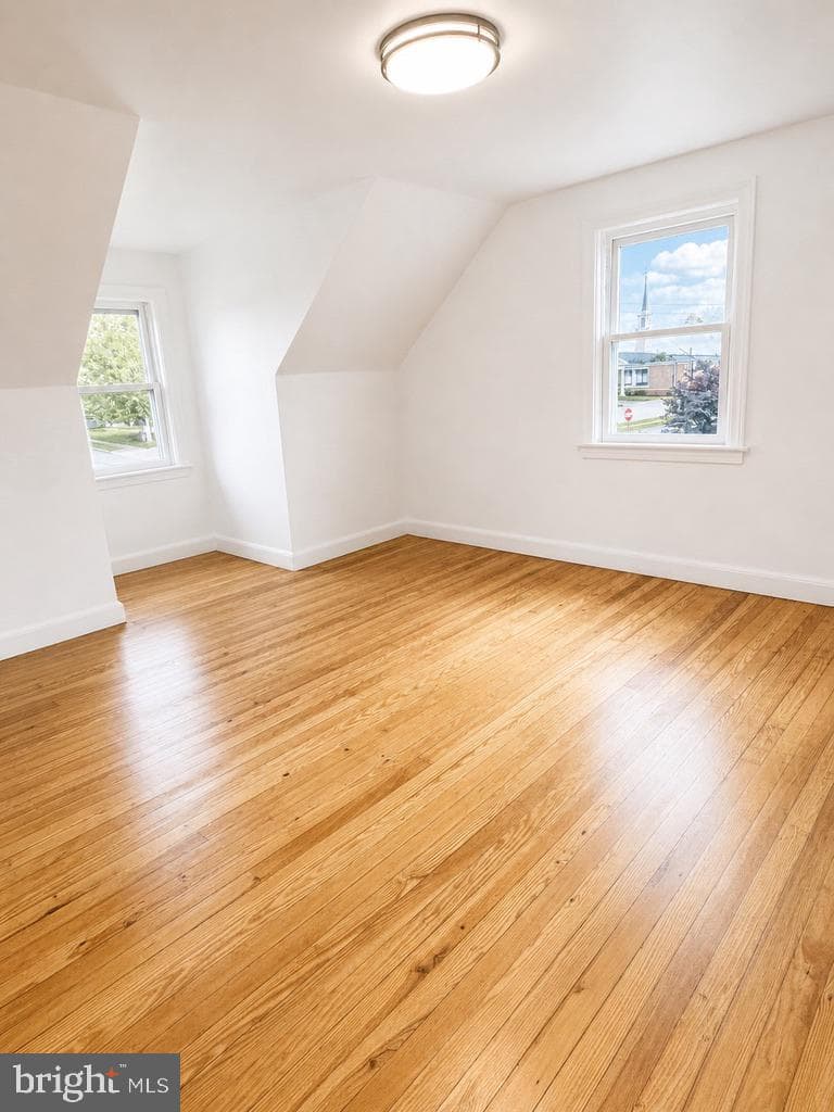 102 N Oxford Street photo 15