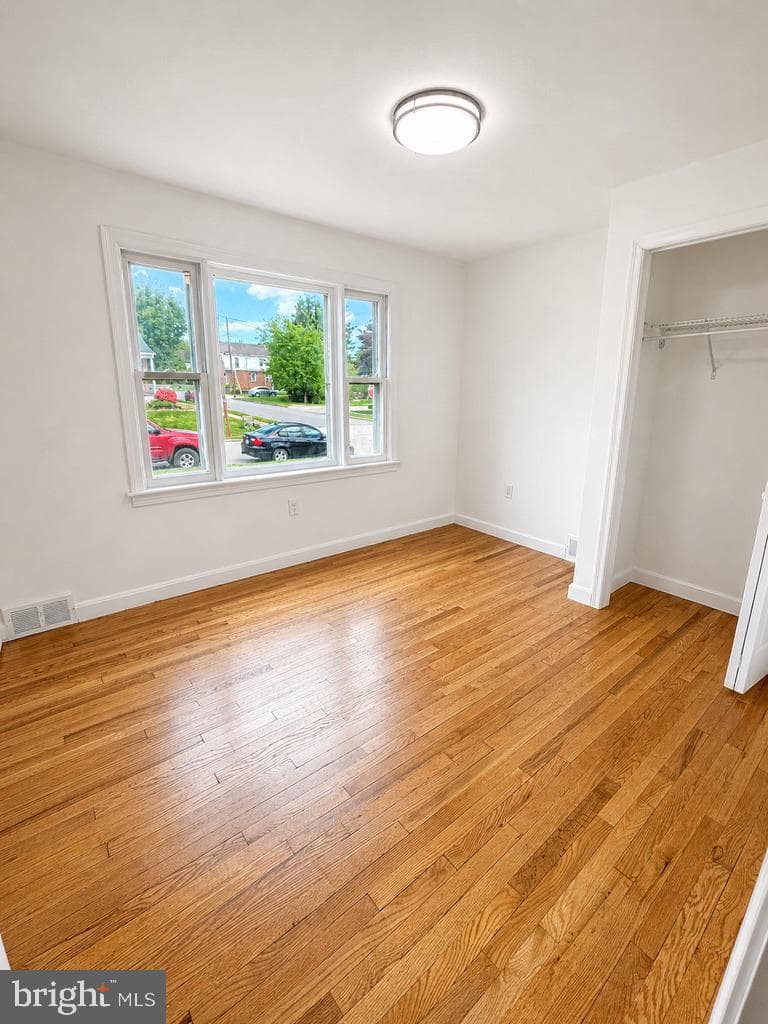 102 N Oxford Street photo 5