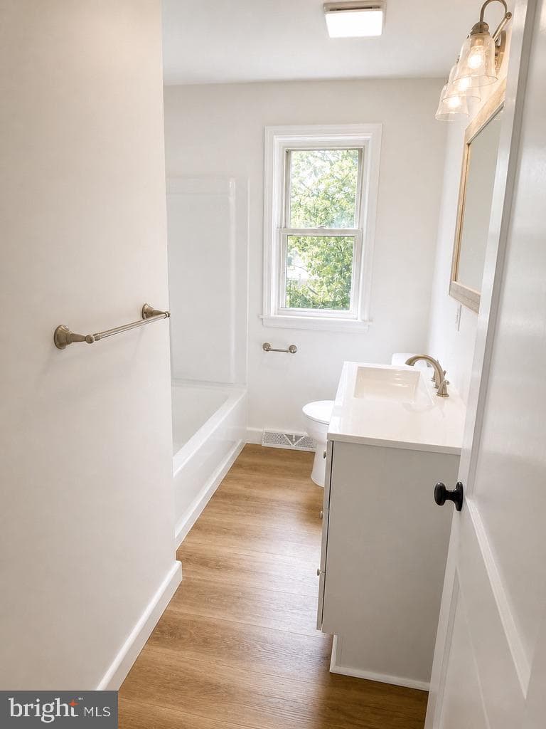 102 N Oxford Street photo 7